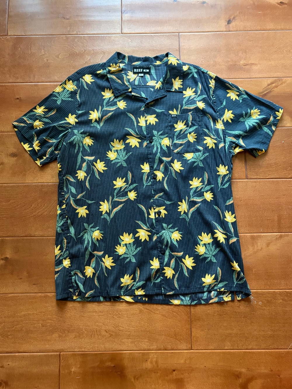 Reef Short-Sleeve Floral Button-Down Shirt
